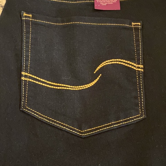 Signature by Levi’s Simply Stretch Mid-Rise Skinny jeans. Size 28S. Dark blue. - Picture 6 of 10